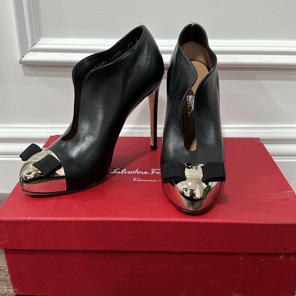 Salvatore Ferragamo NOYAL METAL LEATHER BOOTIE